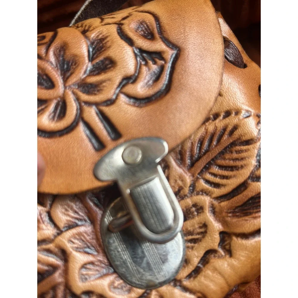 Crossbody Bag Women's Size Small Tan Good Hand-Tooled‎ Floral